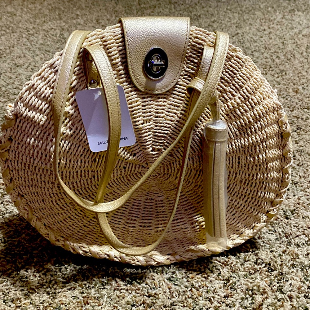 Round straw handbag with gold straps NWT
